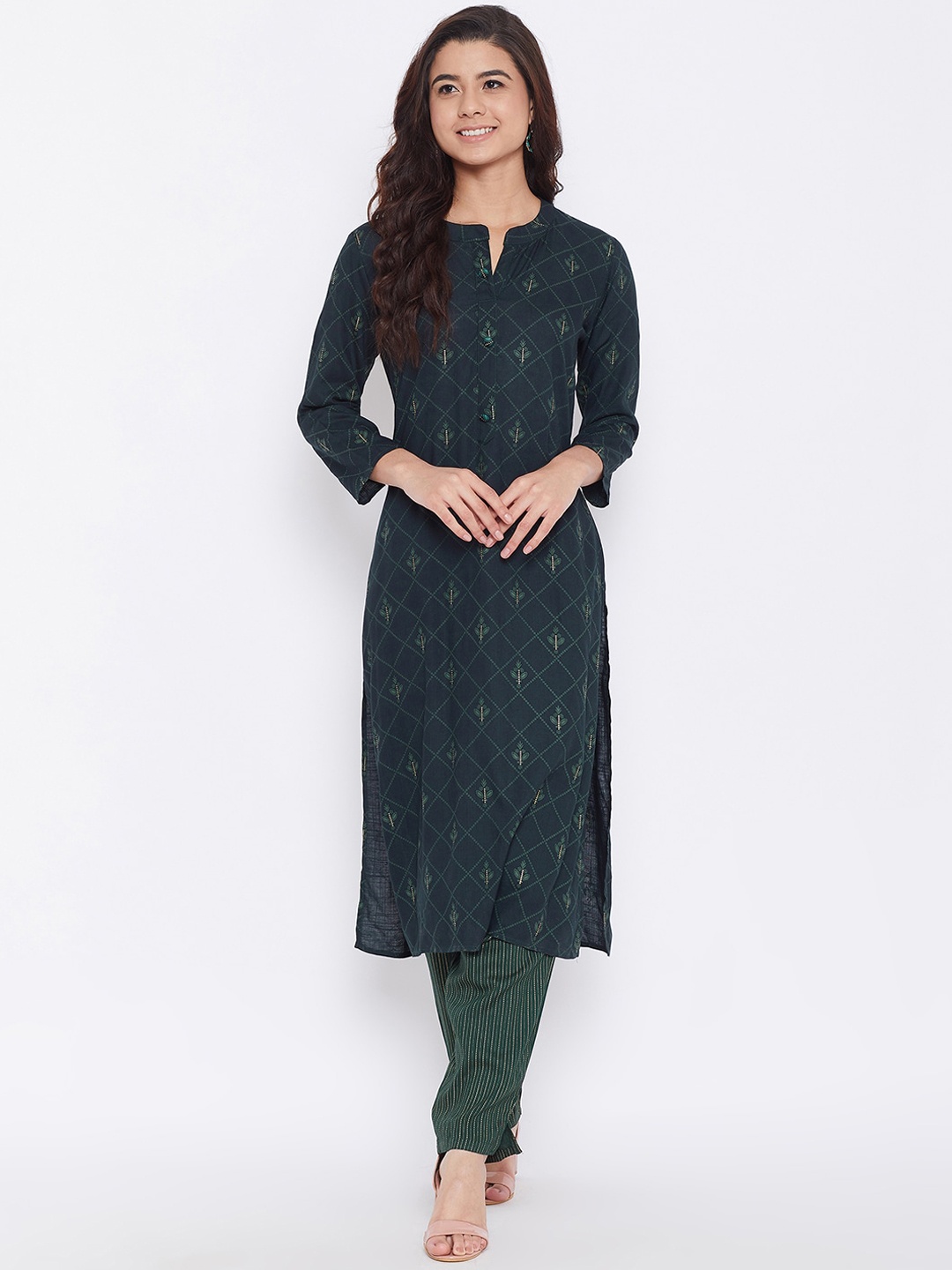 

AgrohA Women Green Printed Kurta with Trousers