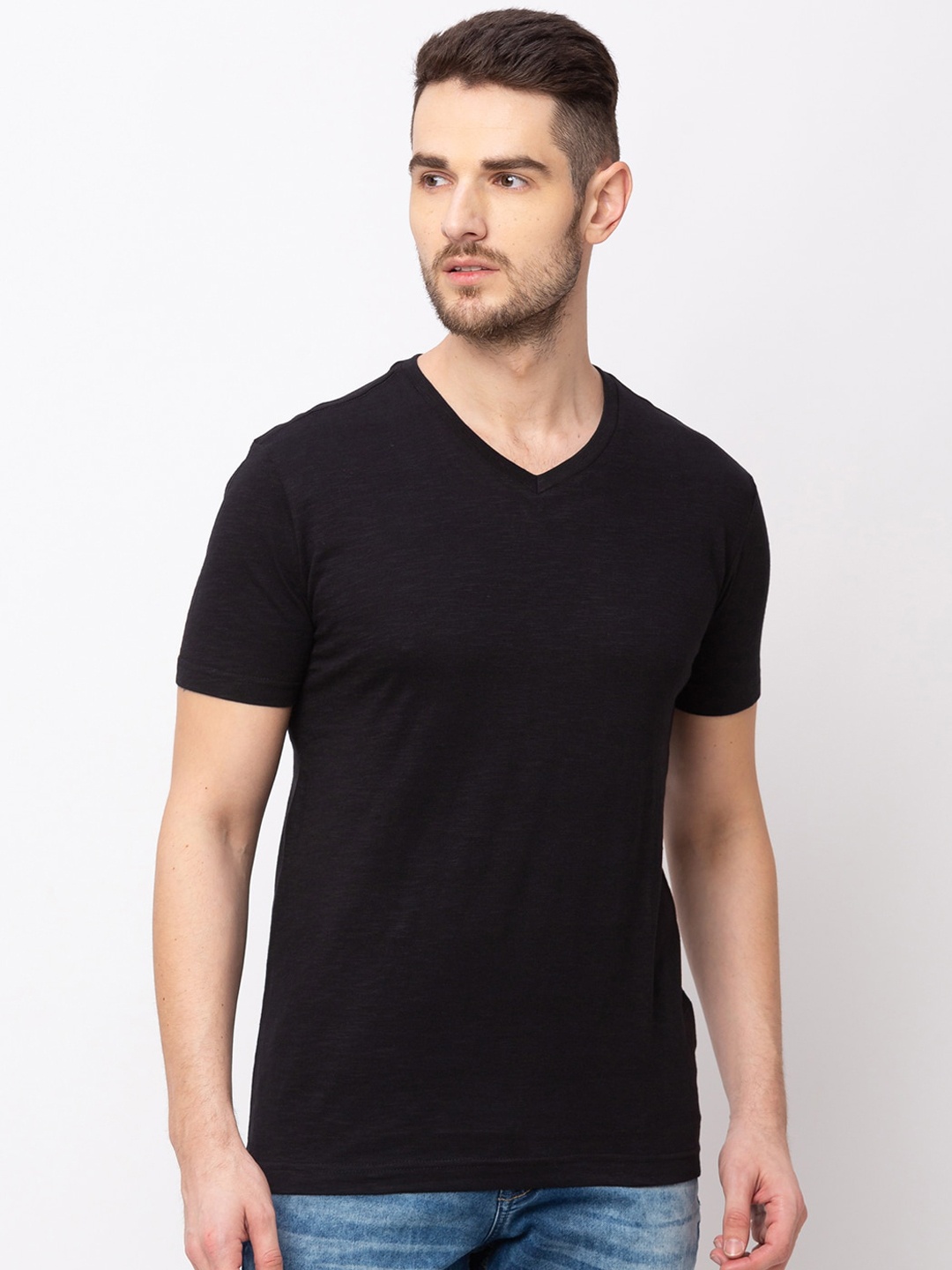 

Globus Men Black Solid V-Neck T-shirt