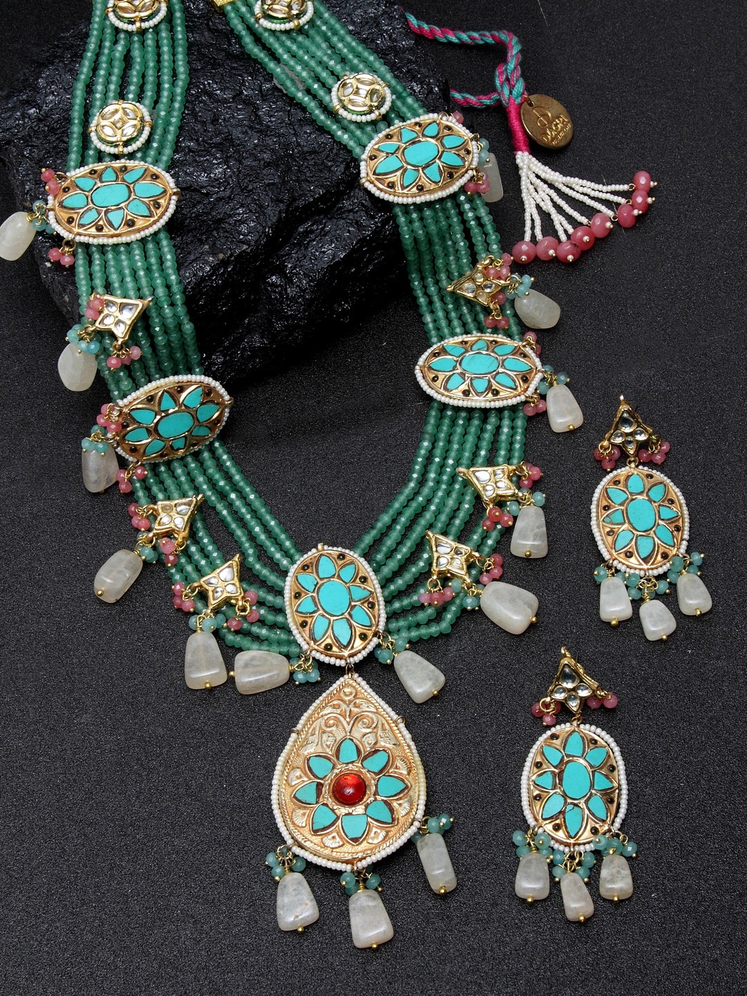 

DUGRISTYLE Women Gold-Plated Green & White Kundan-Studded Beaded Multistranded Handcrafted Jewellery Set