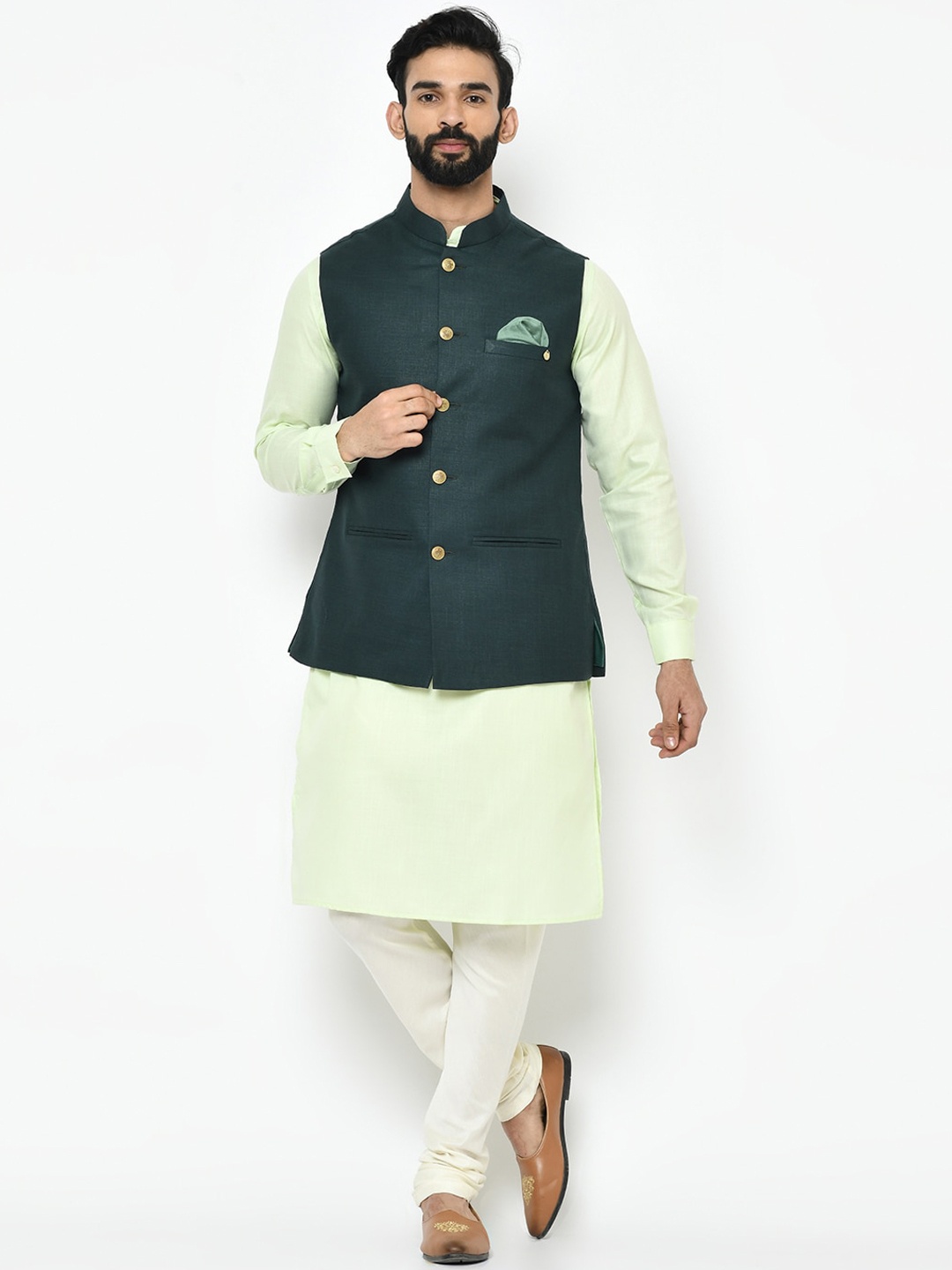 

KISAH Men Green Solid Kurta with Churidar