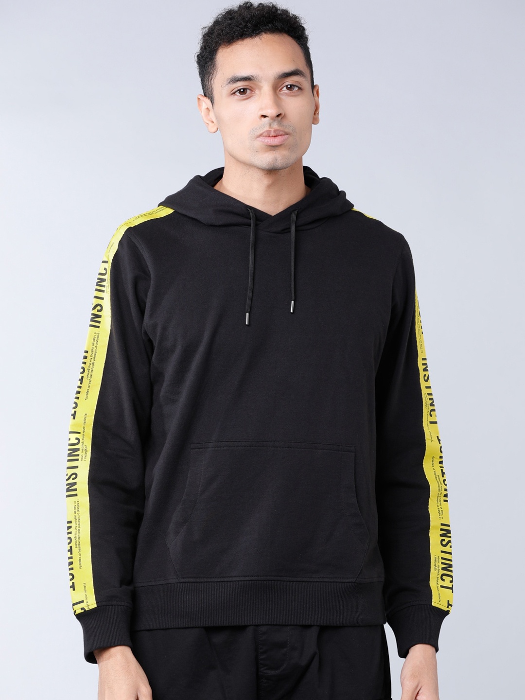 

HIGHLANDER Men Black Solid Hooded Sweatshirt