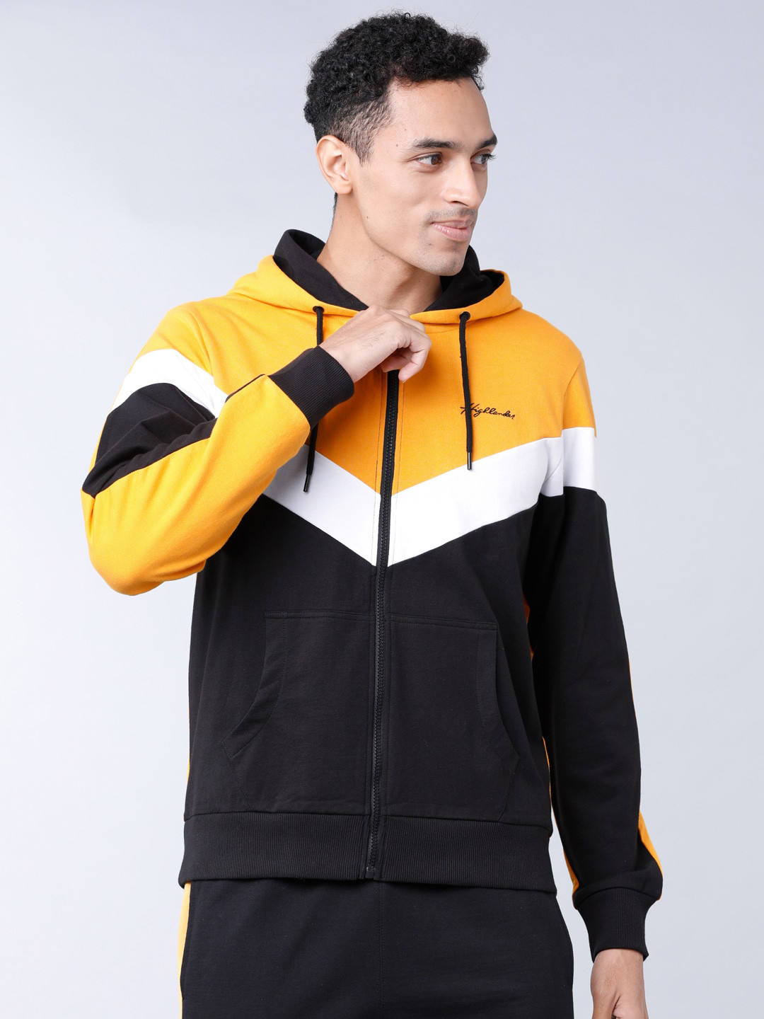 

HIGHLANDER Men Mustard Yellow & White Colourblocked Hooded Sweatshirt