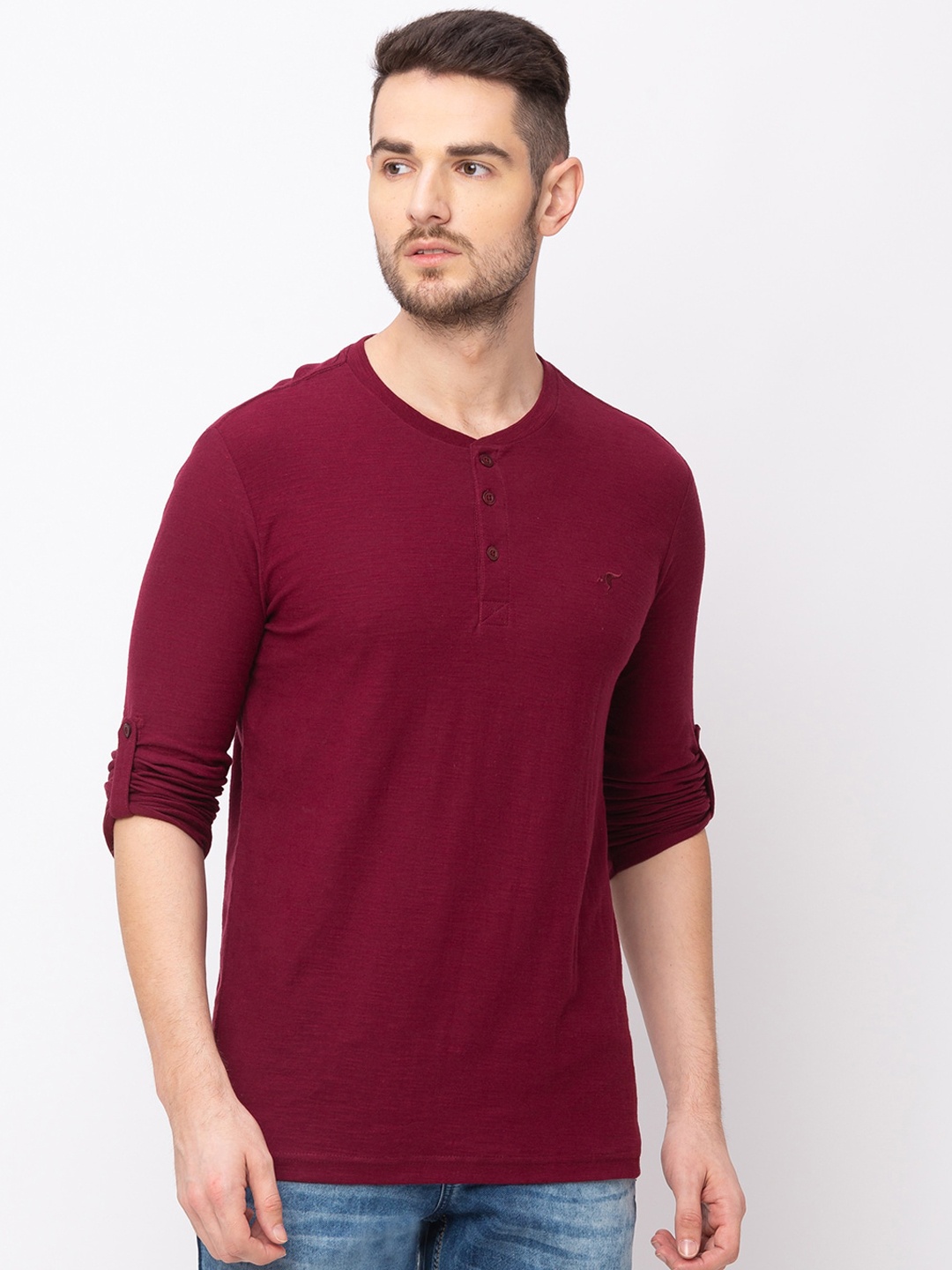 

Globus Men Maroon Solid Slim Fit Cotton Henley Neck T-shirt