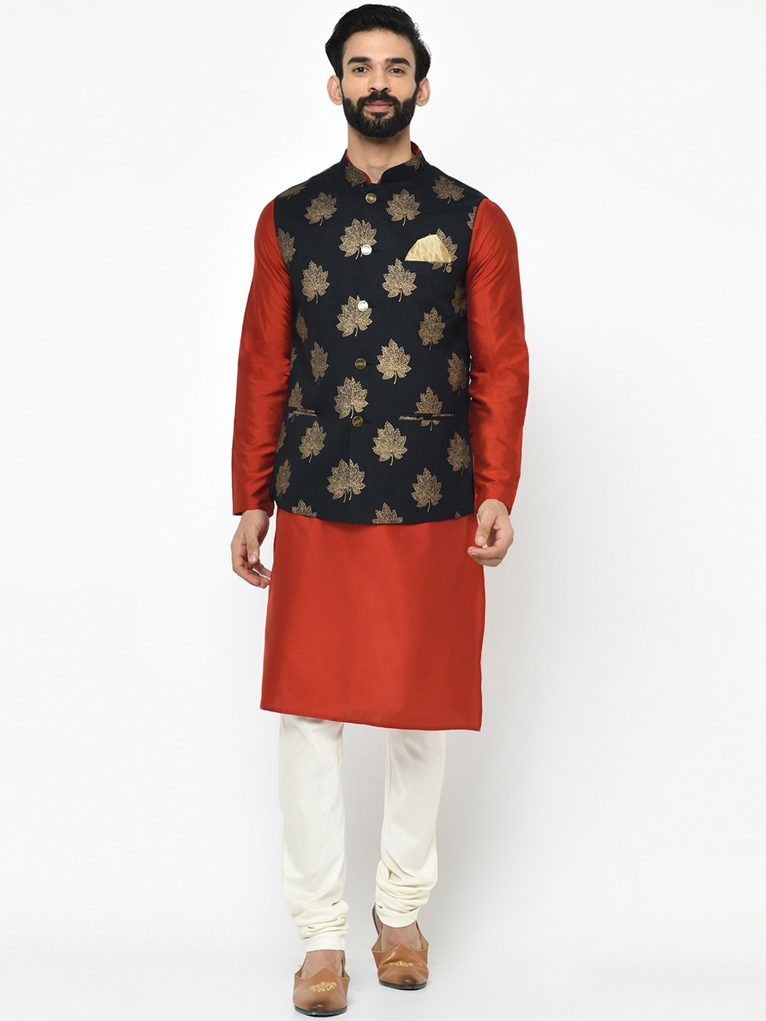 

KISAH Men Black & Gold-Toned Solid Kurta with Churidar
