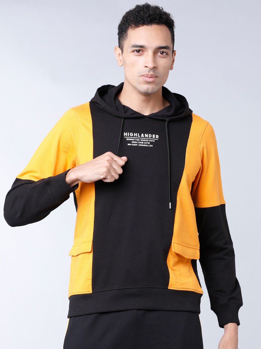 

HIGHLANDER Men Black & Yellow Colourblocked Hooded Sweatshirt