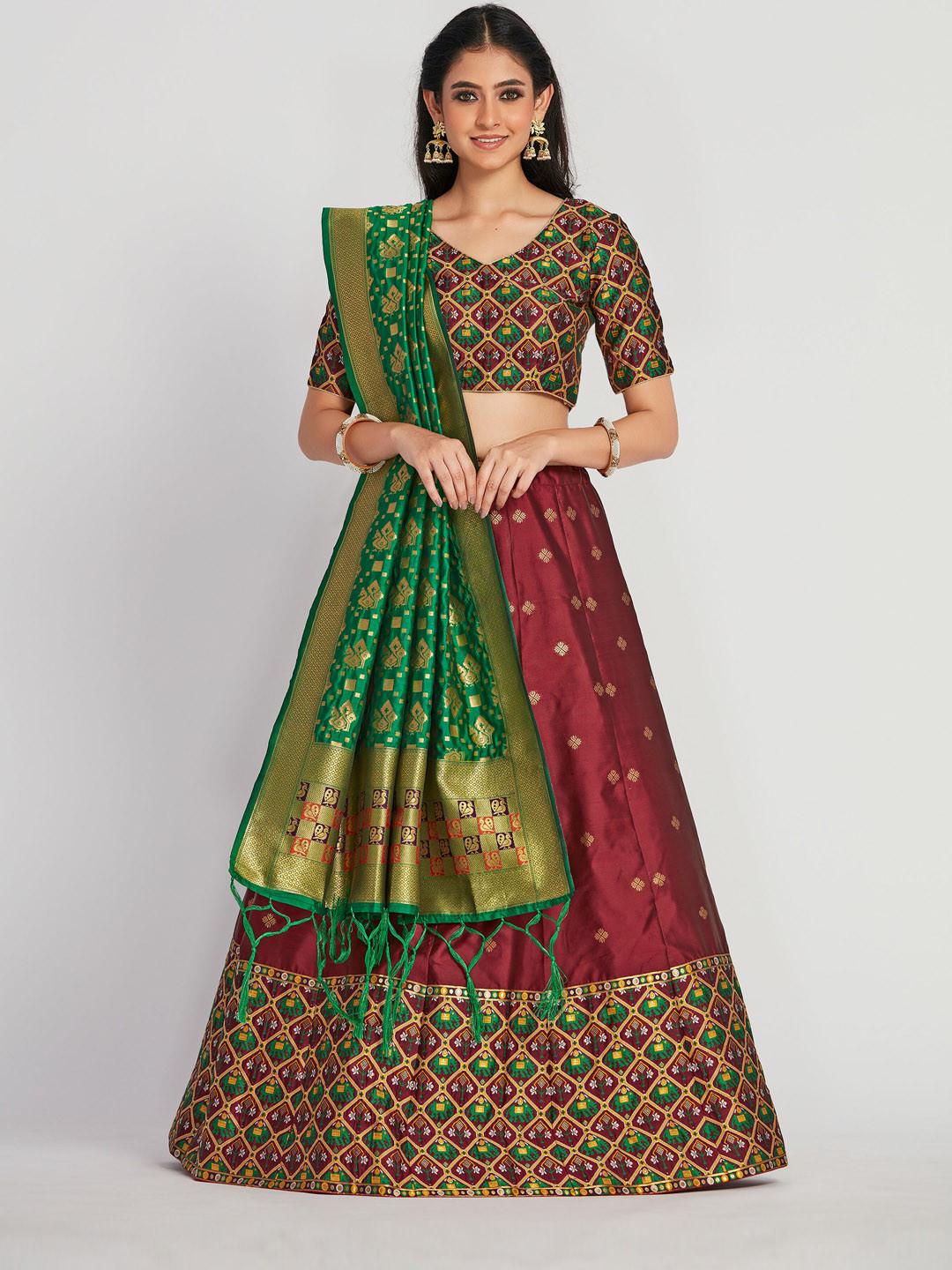 

MIMOSA Women Maroon & Green Zari Woven Design Semi-Stitched Lehenga & Unstitched Choli with Dupatta