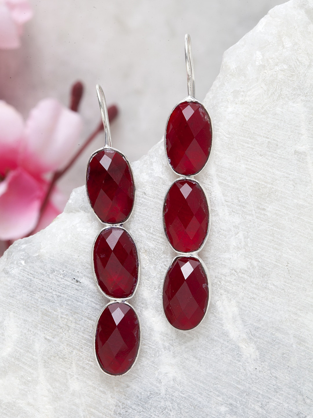 

Moedbuille Red & Silver-Toned Handcrafted Contemporary Drop Earrings