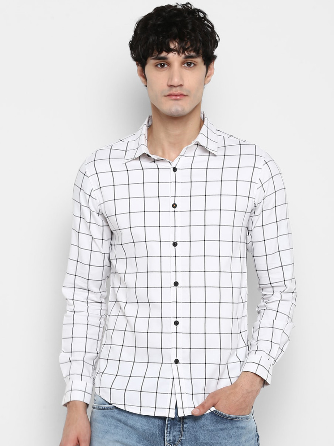 

SPYKAR Men White & Black Slim Fit Checked Casual Shirt