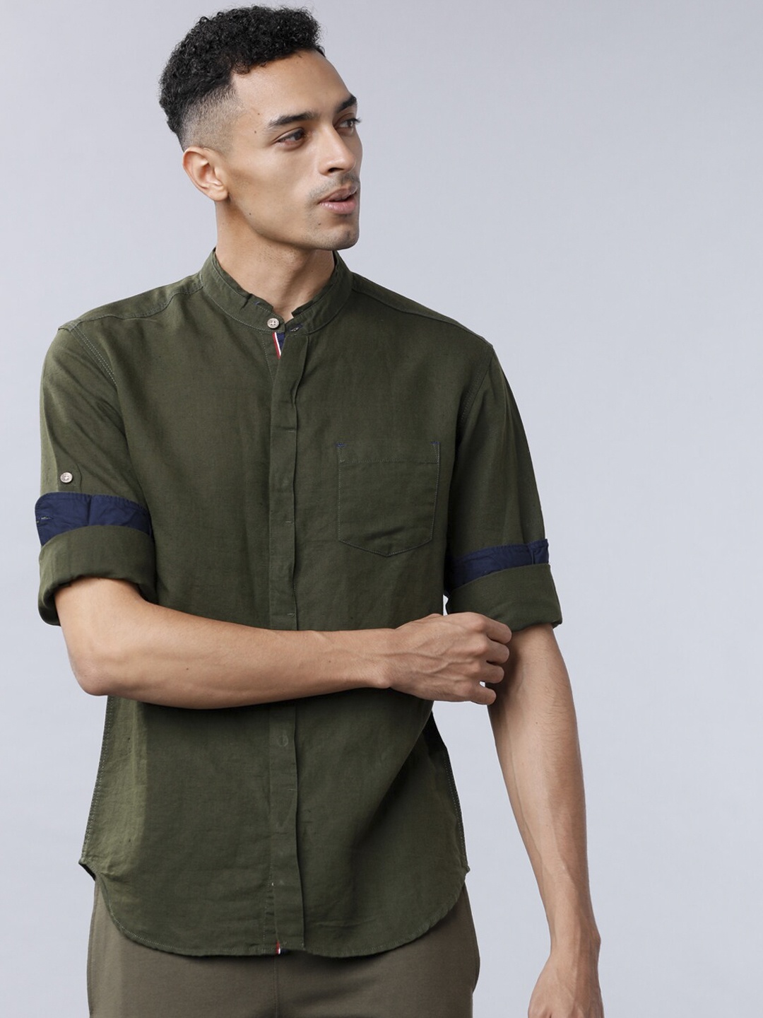 

LOCOMOTIVE Men Olive Green Slim Fit Solid Casual Shirt