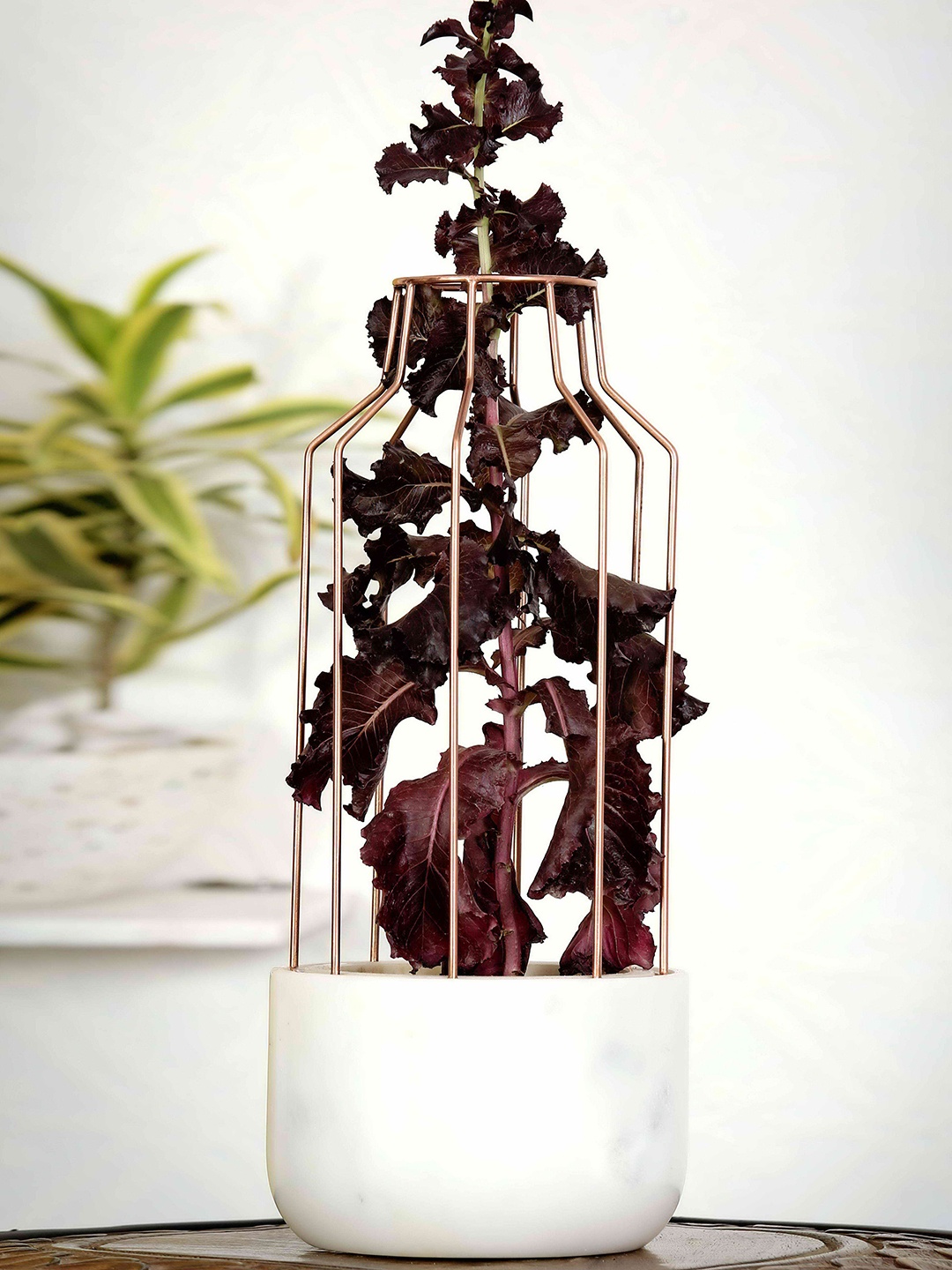 

POSH-N-PLUSH White & Copper Marble Planter with Mesh