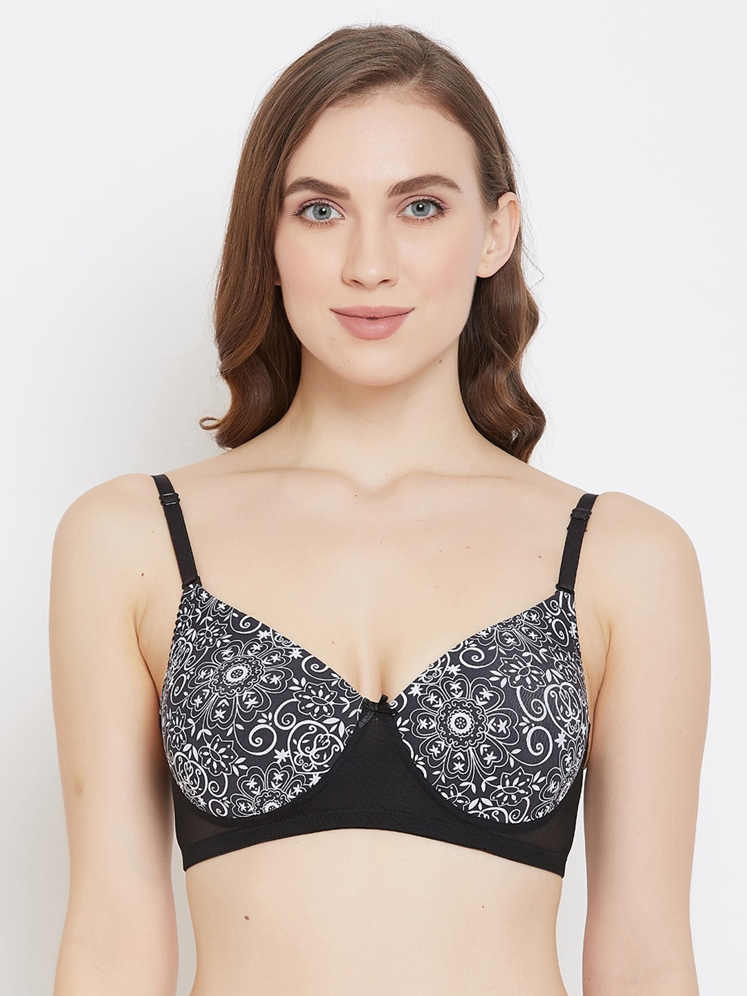 

Clovia Black & White Printed Non-Wired Lightly Padded T-shirt Bra BR1866Z1332B