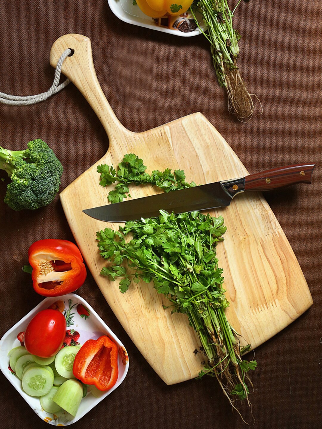 

Safal Beige Pure Natural Wooden Sleek Handled Chopping Board