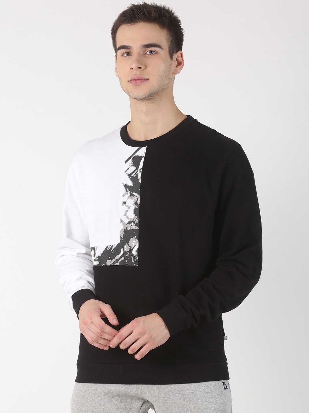 

Soul Space Men White & Black Colourblocked Organic Cotton Sweatshirt