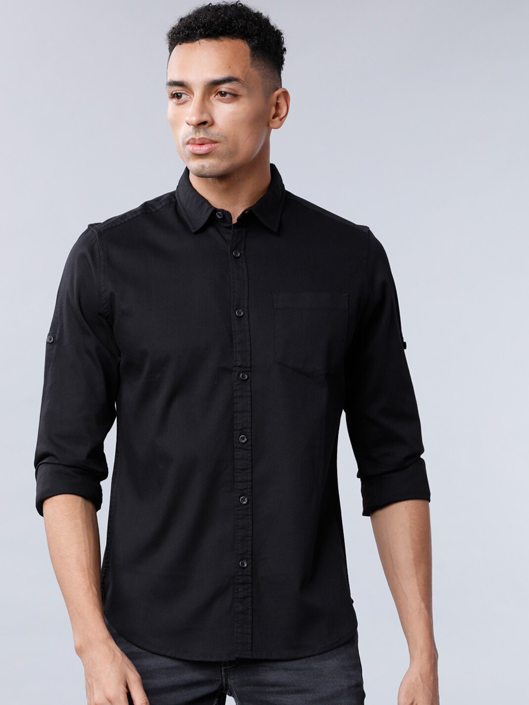 

LOCOMOTIVE Men Black Slim Fit Solid Casual Shirt