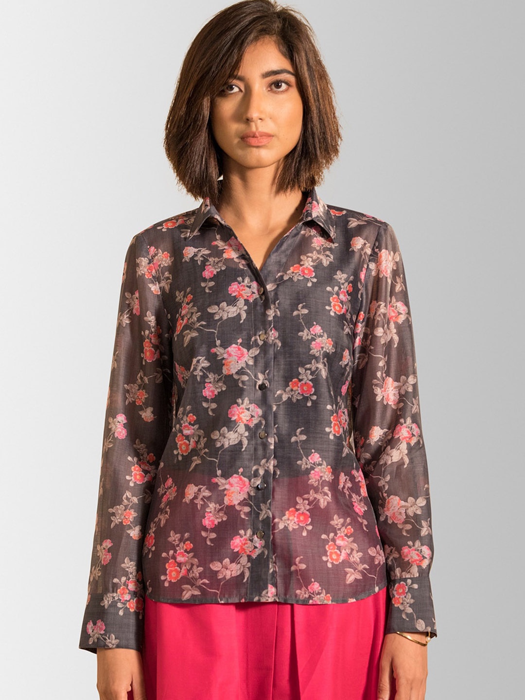 

FableStreet Women Black & Beige Boxy Printed Casual Shirt