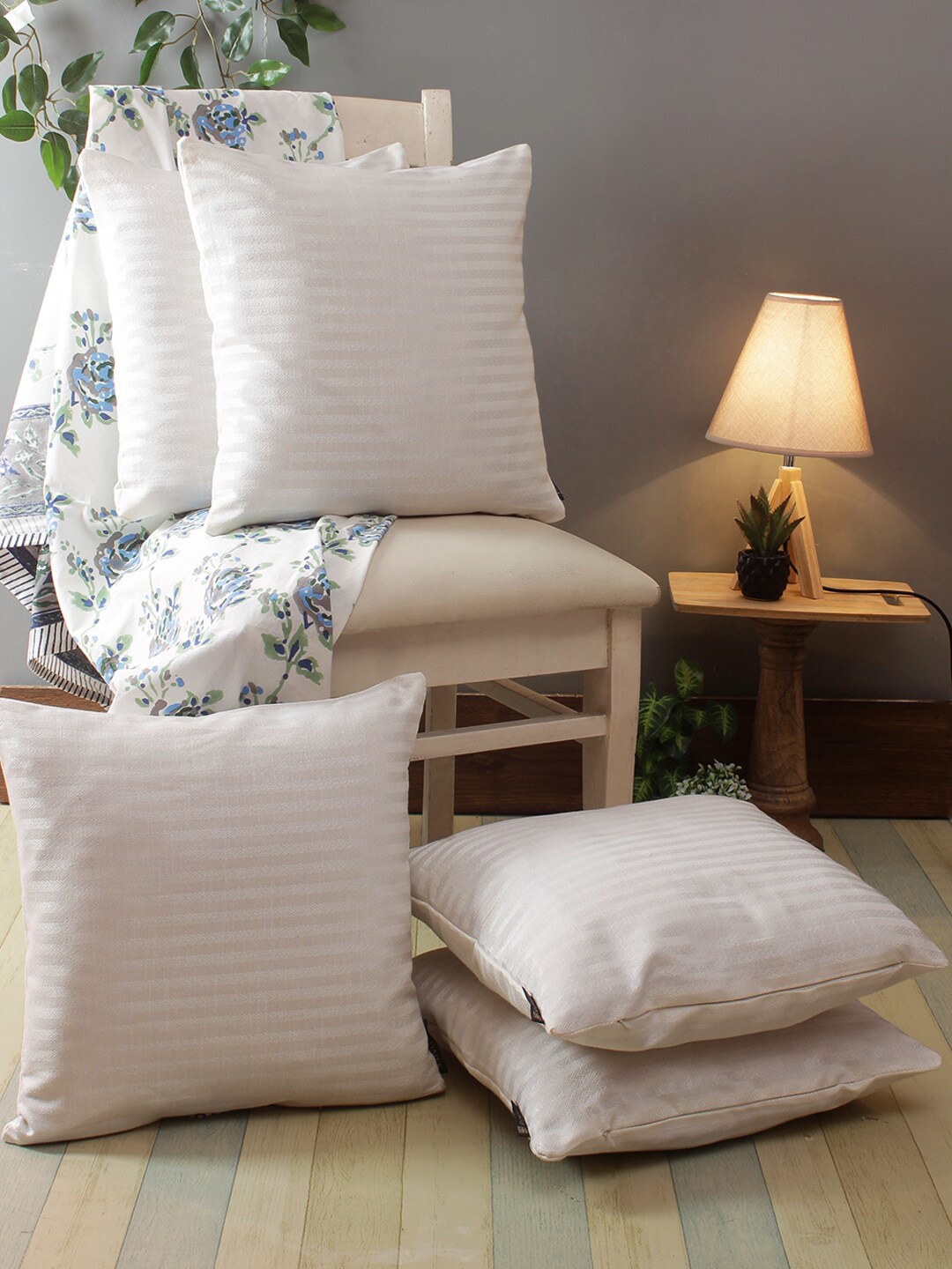 

ROMEE White Set of 5 Striped Square Cushion Covers