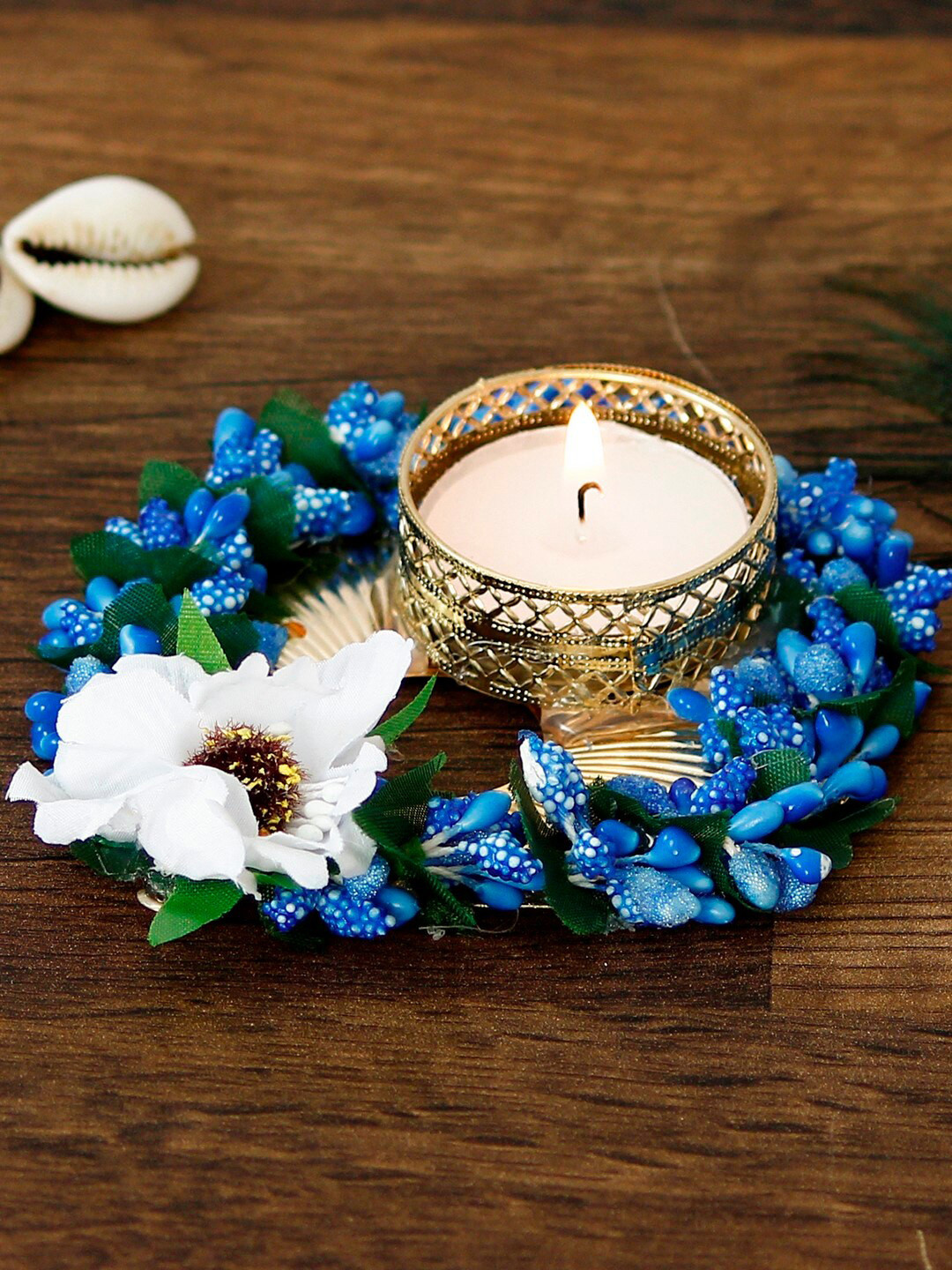 

eCraftIndia Decorative Blue Floral Leaf Shape Tea Light Holder, Gold