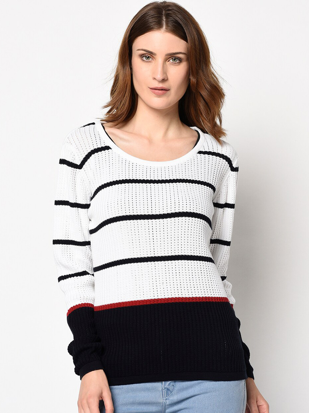

98 Degree North Women White Striped Pullover Sweater