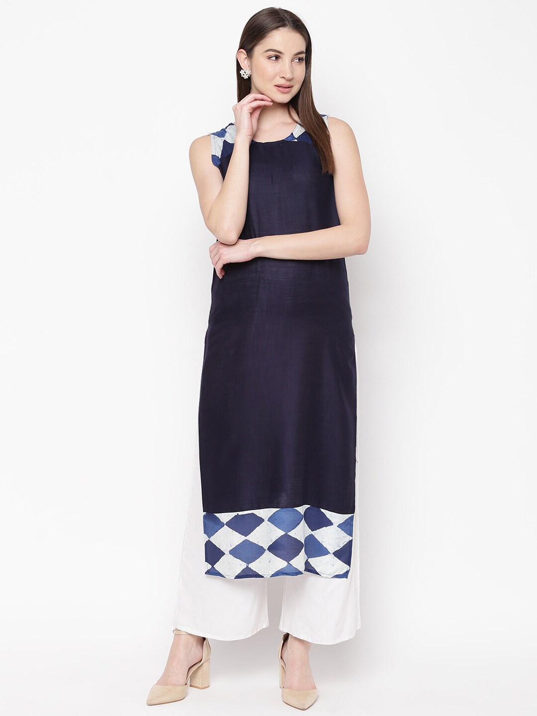 

Napra Women Navy Blue & White Printed Kurta with Palazzos