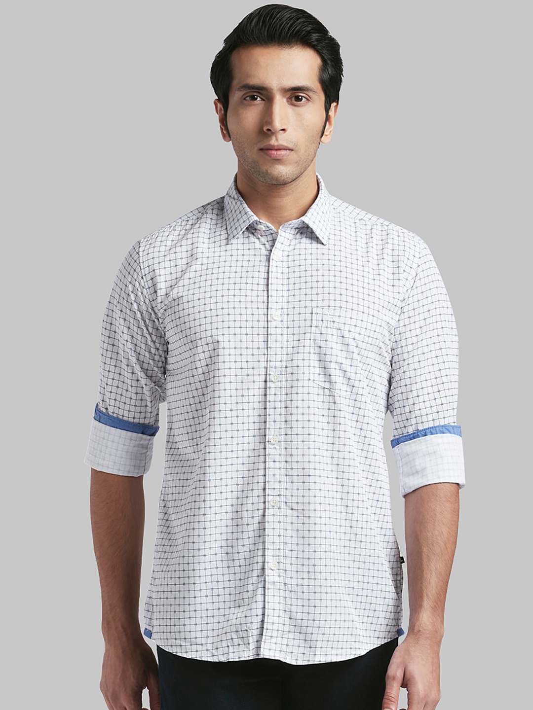 

Parx Men White & Blue Slim Fit Printed Casual Shirt