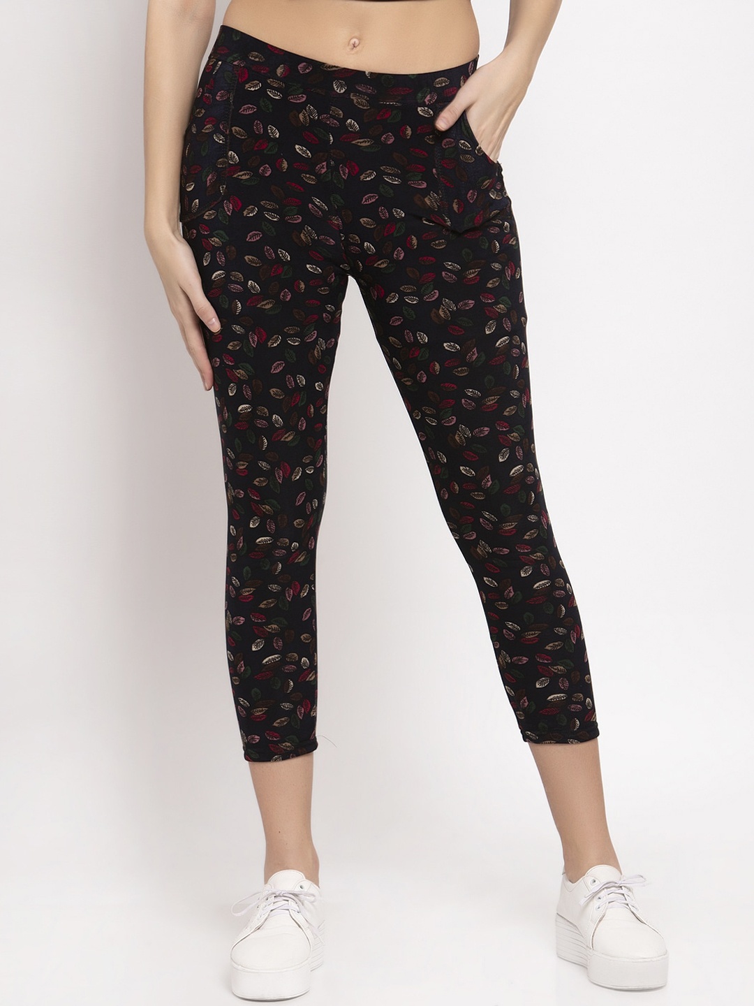 

KLOTTHE Women Black Printed Slim-Fit Jeggings