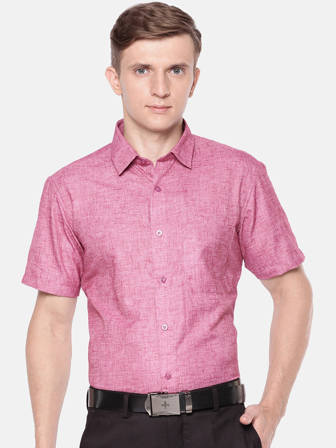 

Jansons Men Pink Regular Fit Solid Formal Shirt