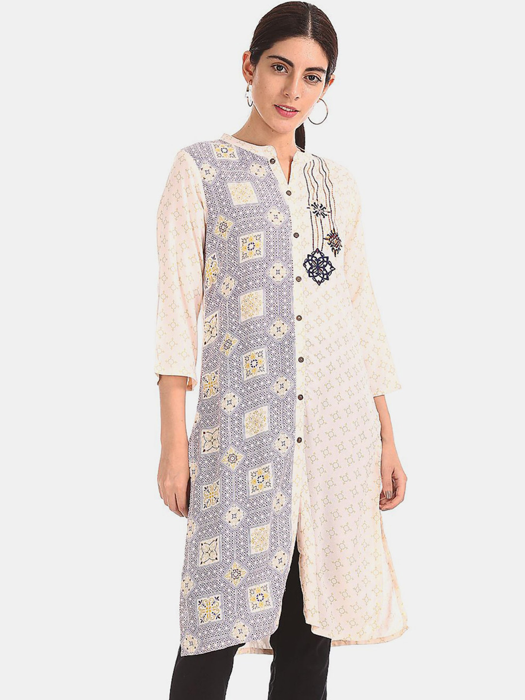 

Karigari Women Off-White & Blue Printed Straight Kurta