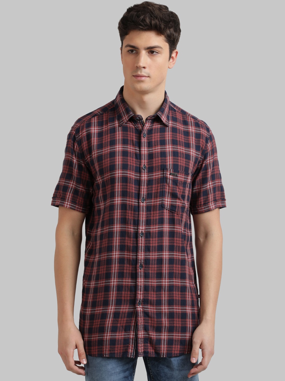 

Parx Men Red & Brown Slim Fit Checked Casual Shirt