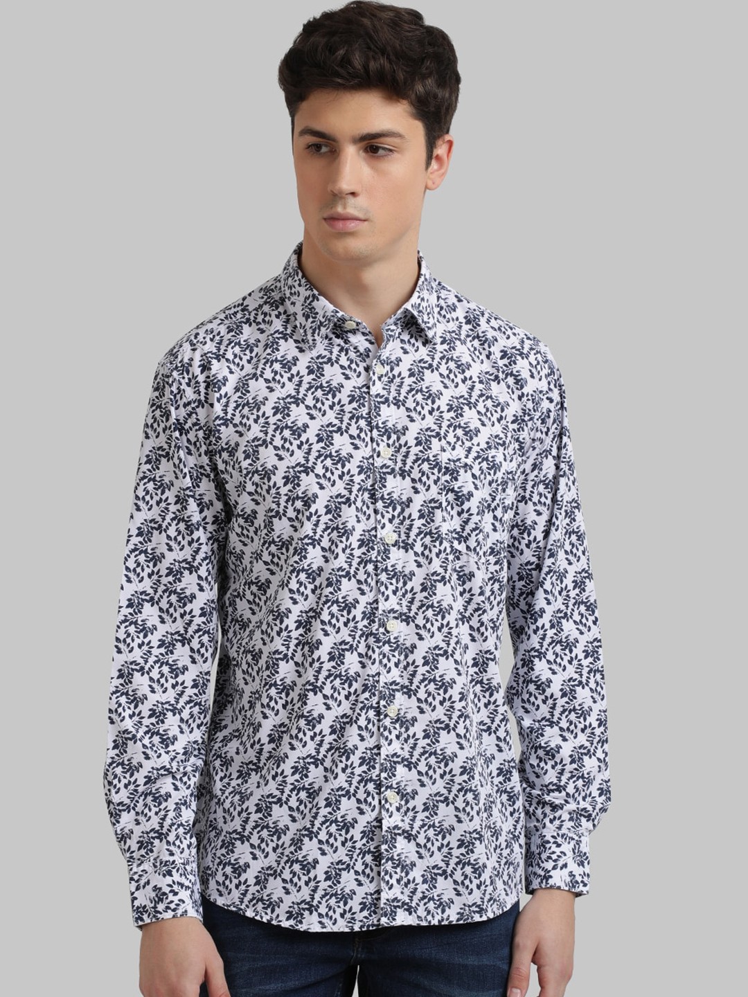 

Parx Men Blue & White Slim Fit Printed Casual Shirt