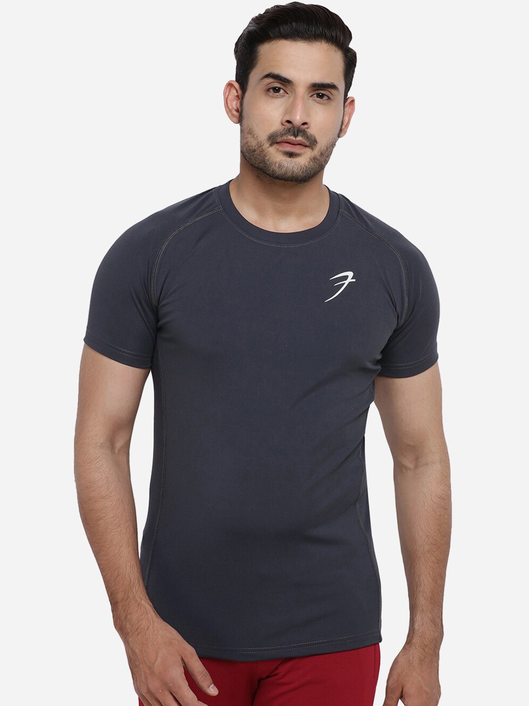 FUAARK Men Grey Solid Round Neck T-shirt