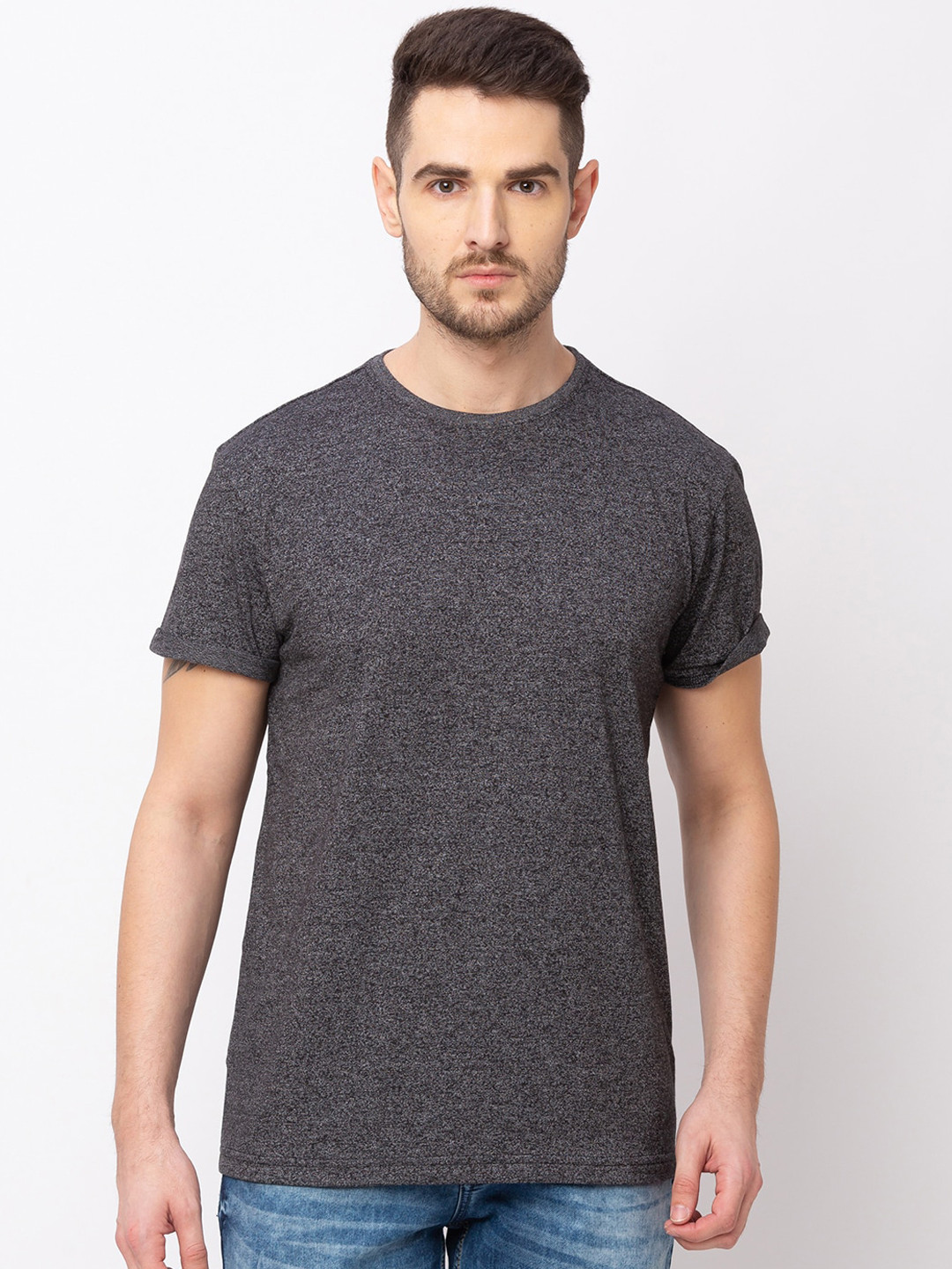 

Globus Men Grey Solid Round Neck T-shirt