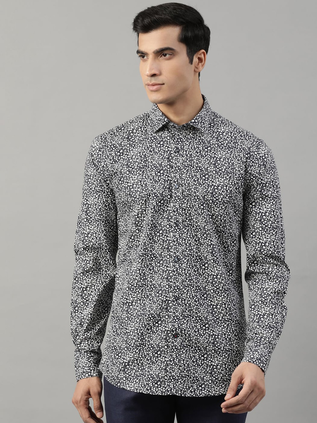 

HARSAM Men Navy Blue Slim Fit Floral Printed Casual Shirt