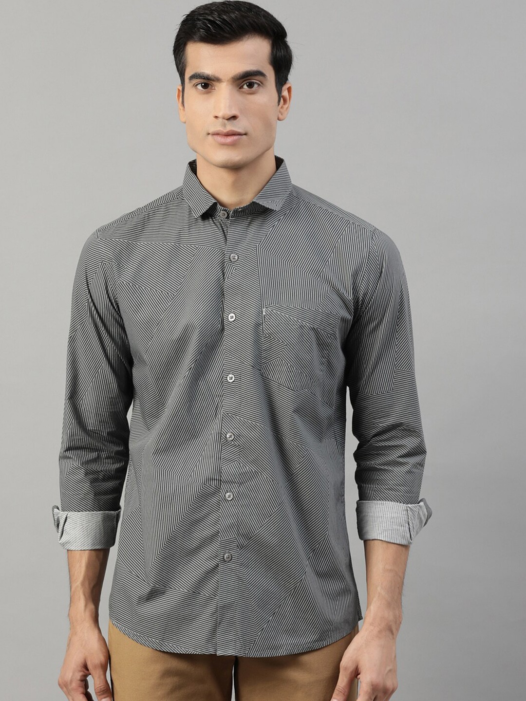 

HARSAM Men Black & Off-White Regular Fit Striped Casual Shirt