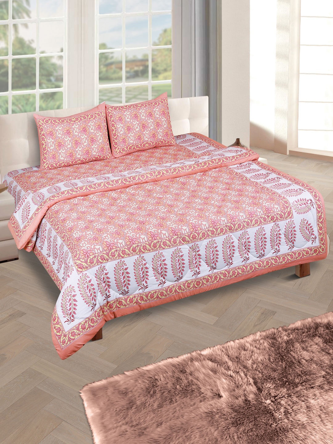 

ROMEE Peach-Colour Print Reversible Quilt with King Size Bedsheet & 2 Pillow Covers