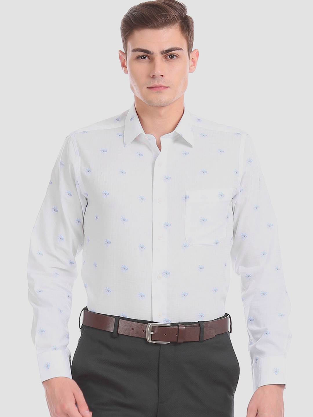

Arrow Men White & Blue Regular Fit Printed Casual Shirt