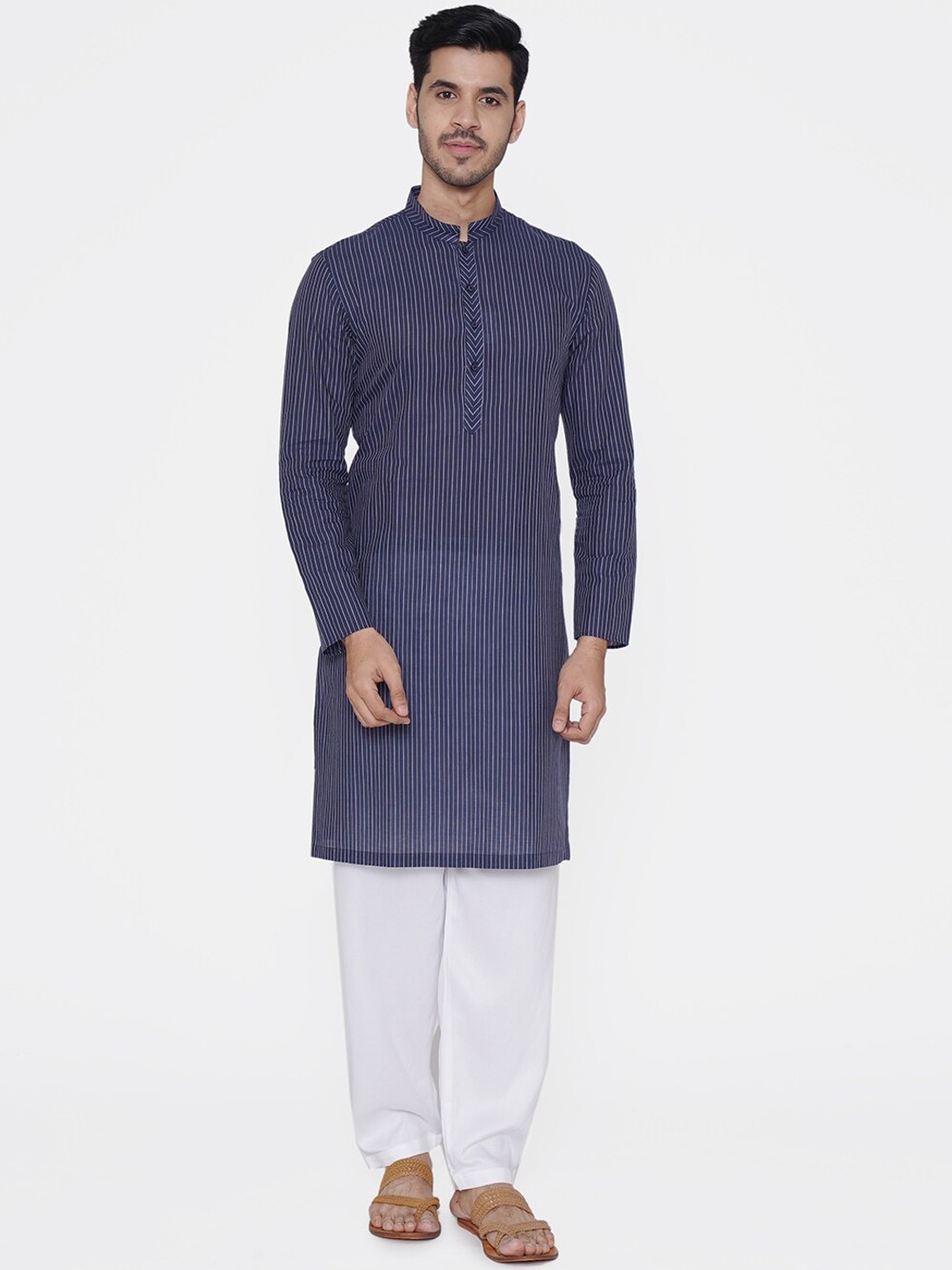 

Manyavar Men Navy Blue Striped Straight Kurta