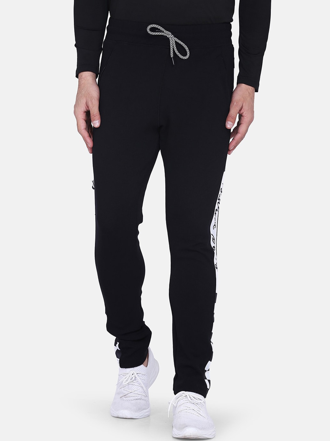 

Aesthetic Bodies Men Black Solid Slim-Fit Track Pants