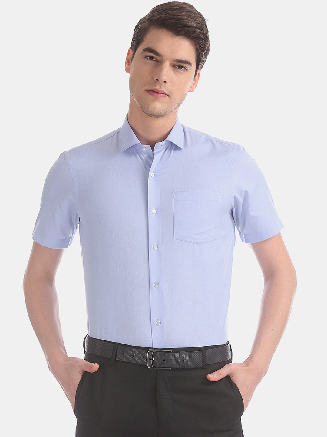 

Arrow Men Blue Slim Fit Solid Formal Shirt