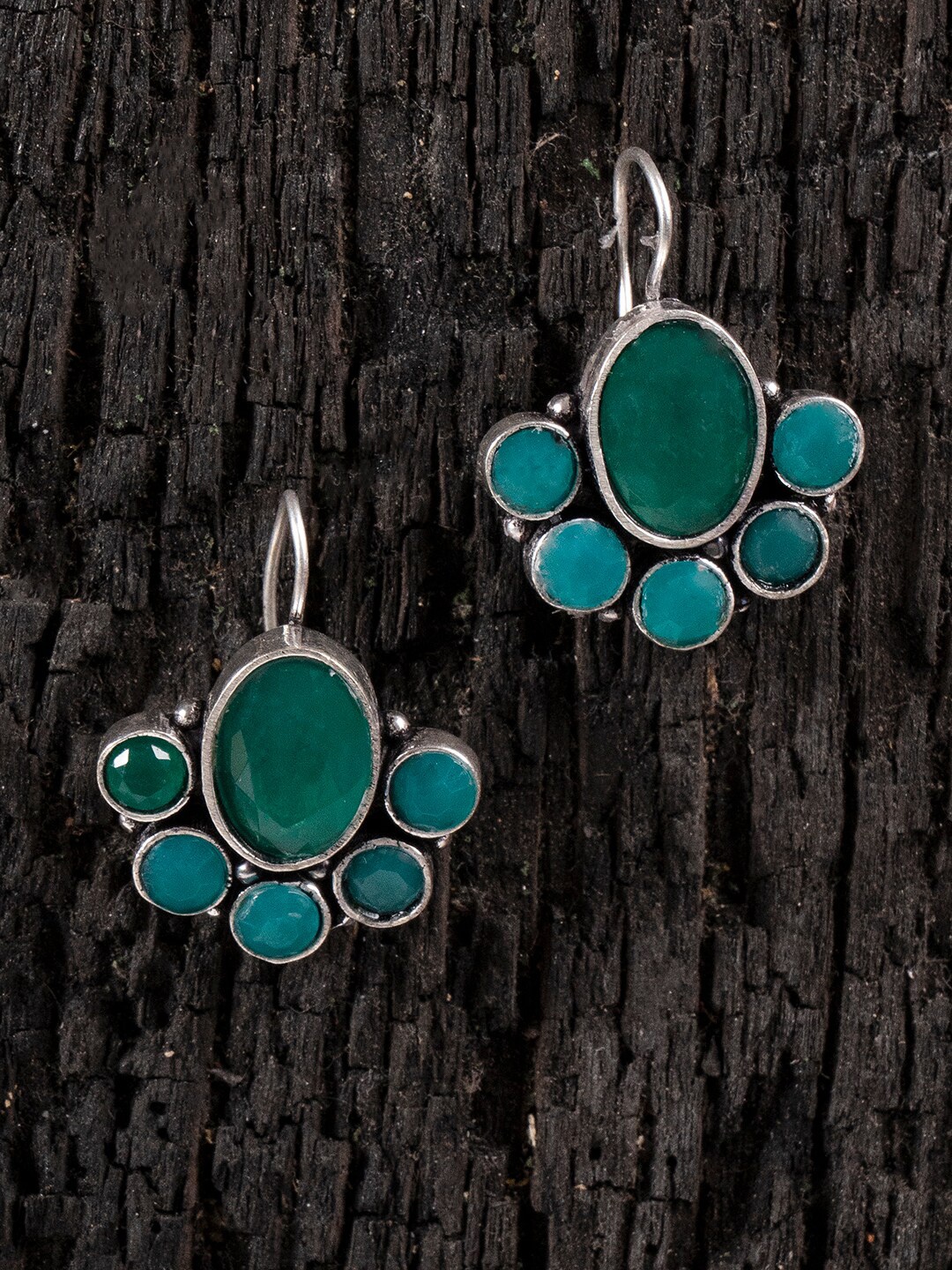 

Shoshaa Green & Silver Oval Drop Earrings