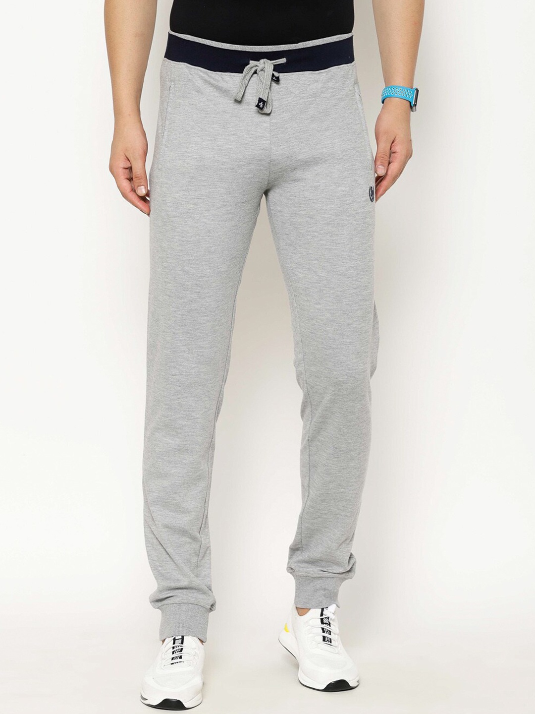 

SAPPER Men Grey Solid Slim-Fit Joggers, Grey melange