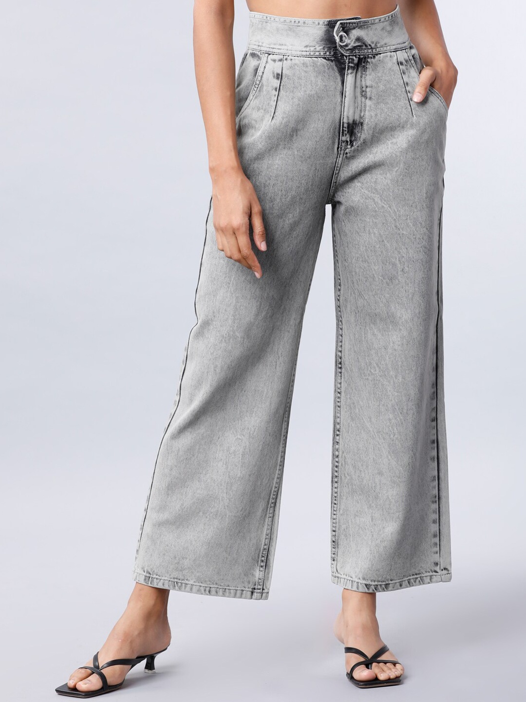 

Tokyo Talkies Women Grey Flared Mid-Rise Clean Look Jeans