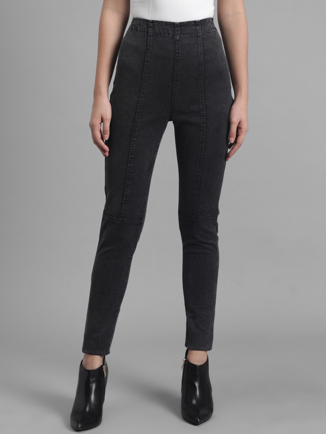 

Kotty Women Black Skinny Fit High-Rise Clean Look Stretchable Jeans