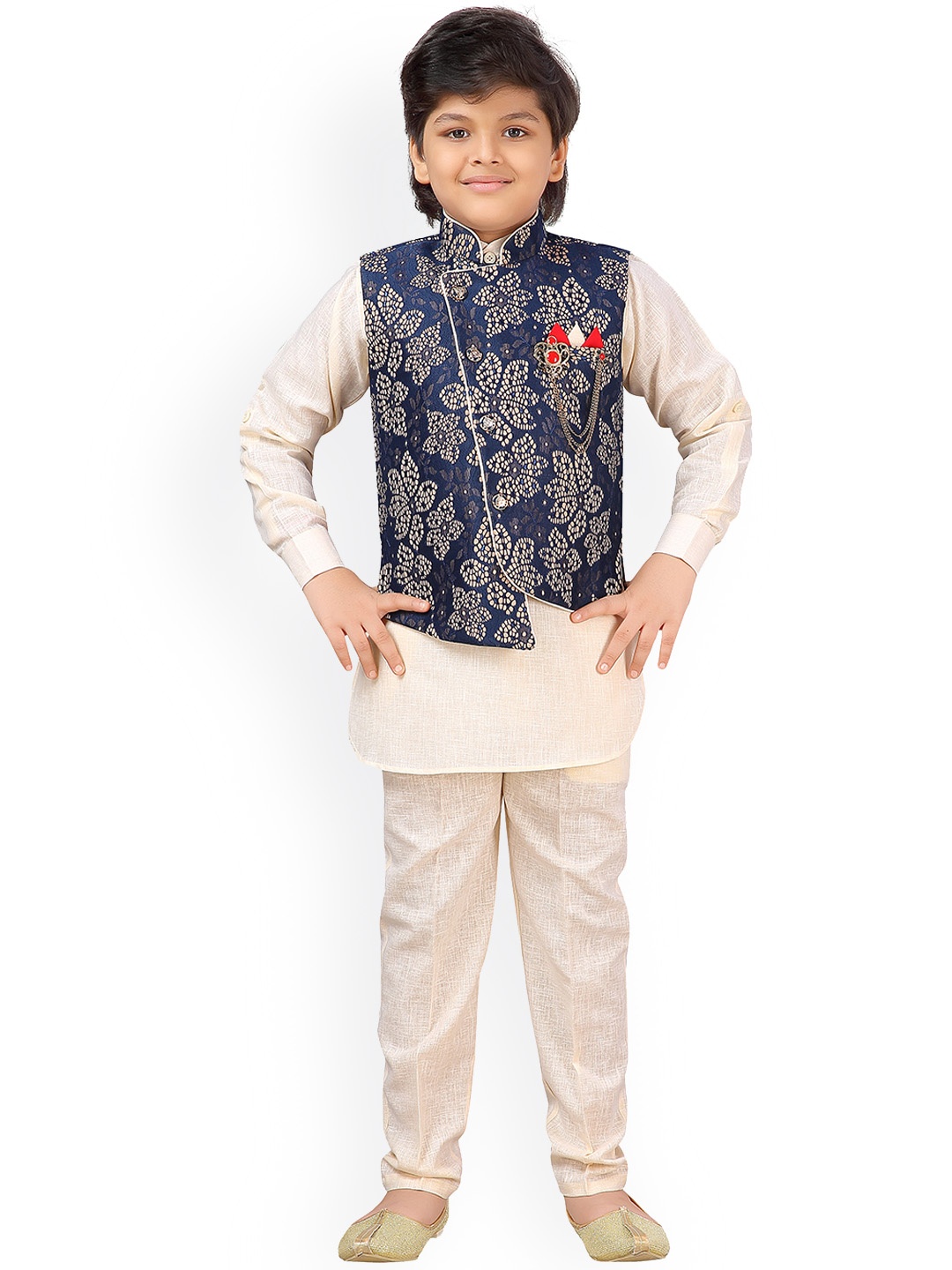 

Aj DEZInES Boys Off-White & Navy Blue Solid Kurta with Pyjamas