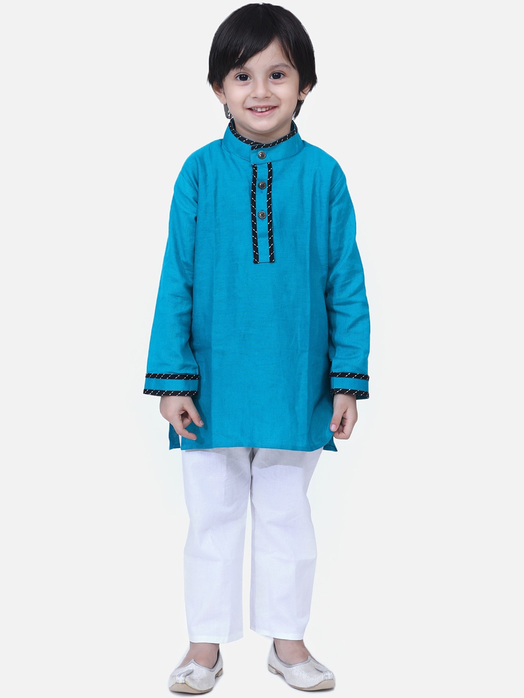 

BownBee Boys Blue & White Solid Kurta with Pyjamas