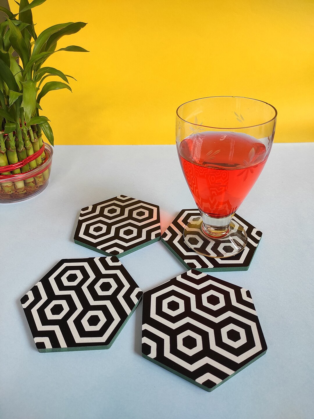 

CRAYTON Set Of 4 Black & White Hive Print Hexagon Wooden Coasters