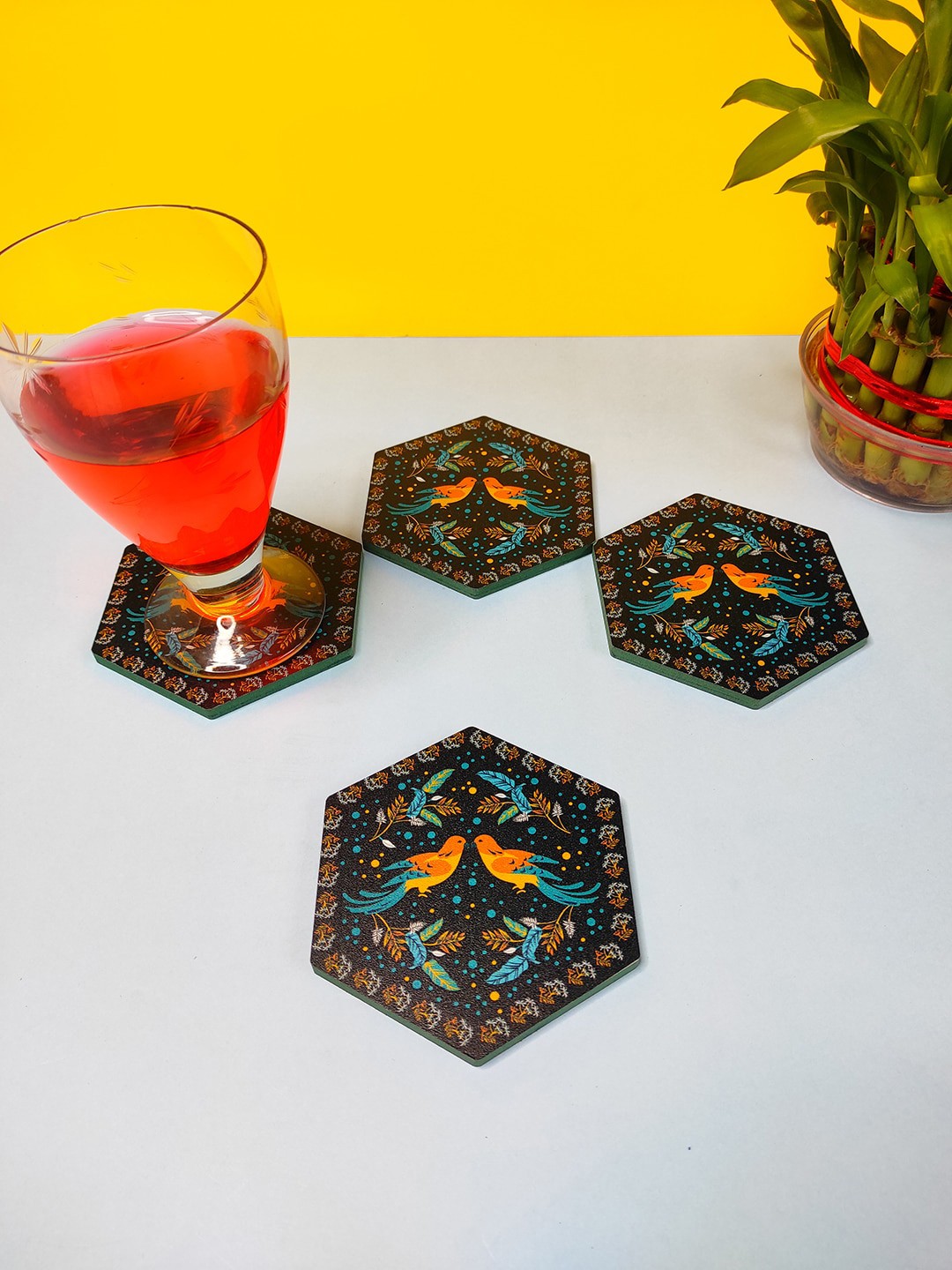 

CRAYTON Multicoloured Set of 4 Hexagon Bird Wooden Coaster, Multi