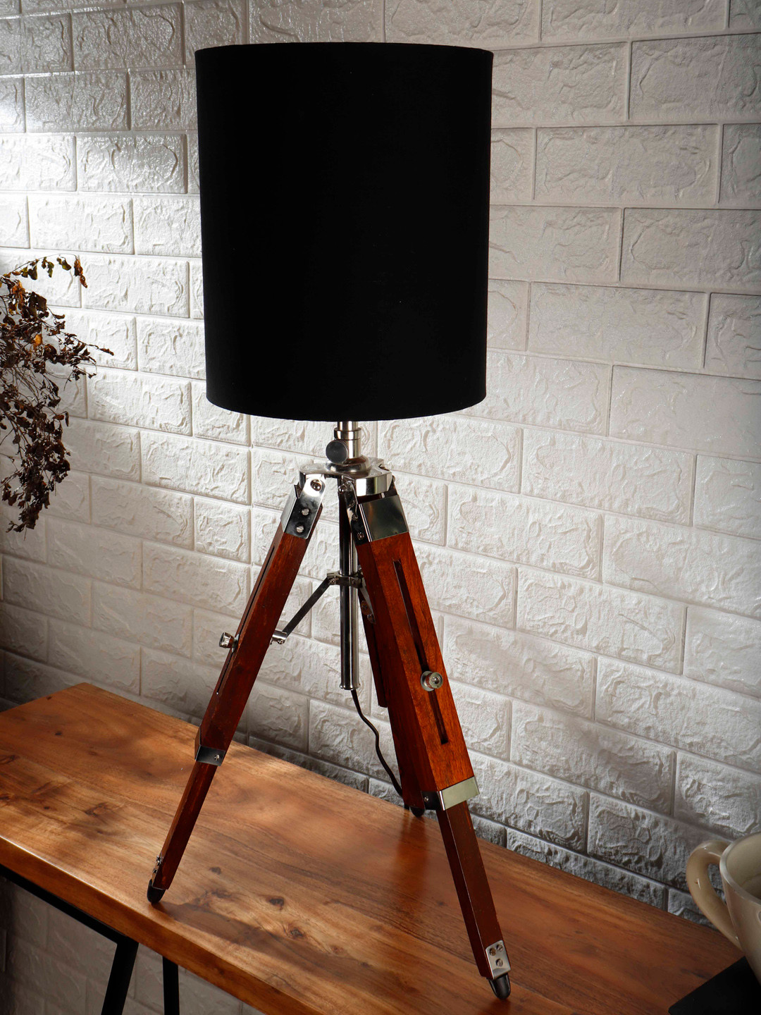 

Grated Ginger Black & Brown Self Design Contemporary Tripod Lamp
