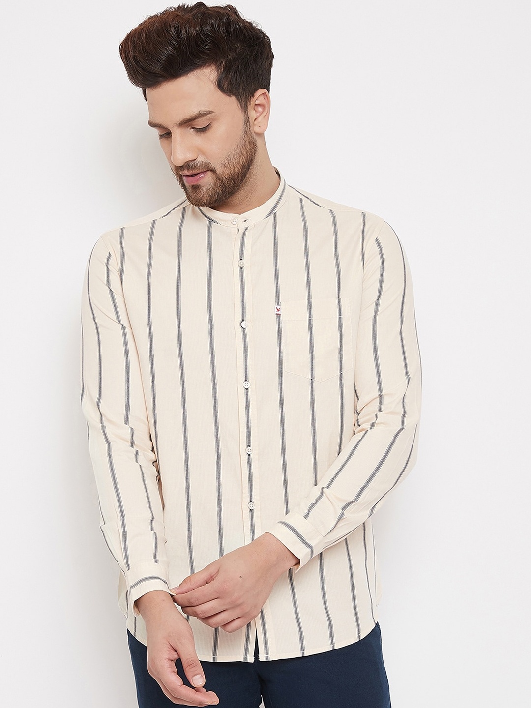 

Canary London Men Cream-Coloured & Grey Slim Fit Striped Casual Shirt