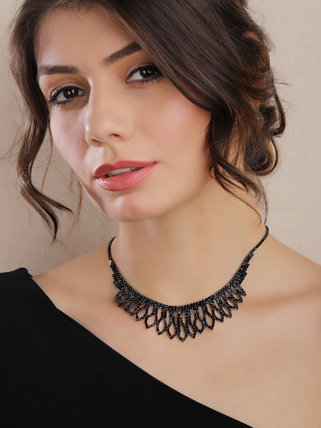 

Rubans Black Metal Handcrafted Rhinestone Necklace