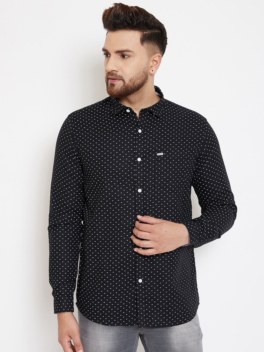 

Canary London Men Black & White Slim Fit Printed Casual Shirt